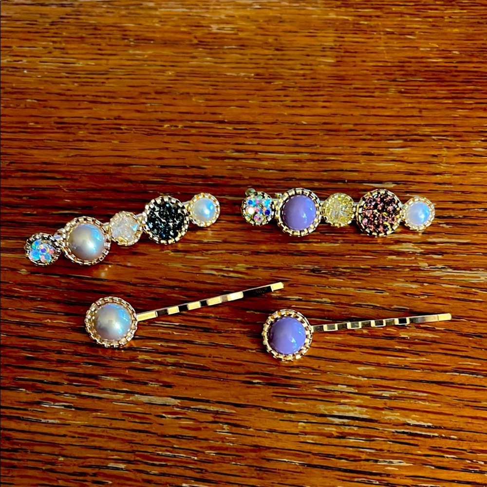 Never used hair barrettes and Bobbi pins 🌺